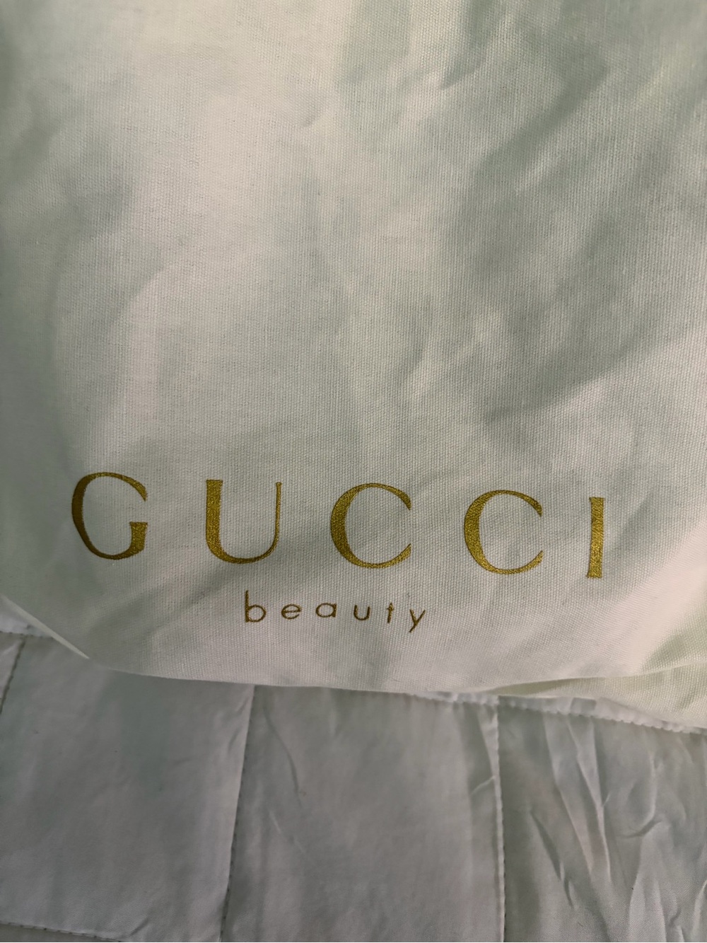 Magenta Gucci Beauty Canvas Tote with Gold Logo - Picture 9 of 9